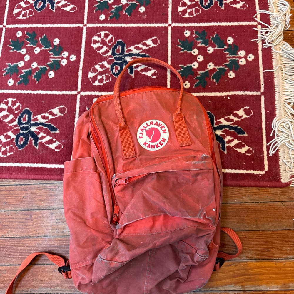 Fjallraven Kånken Deep Red Backpack